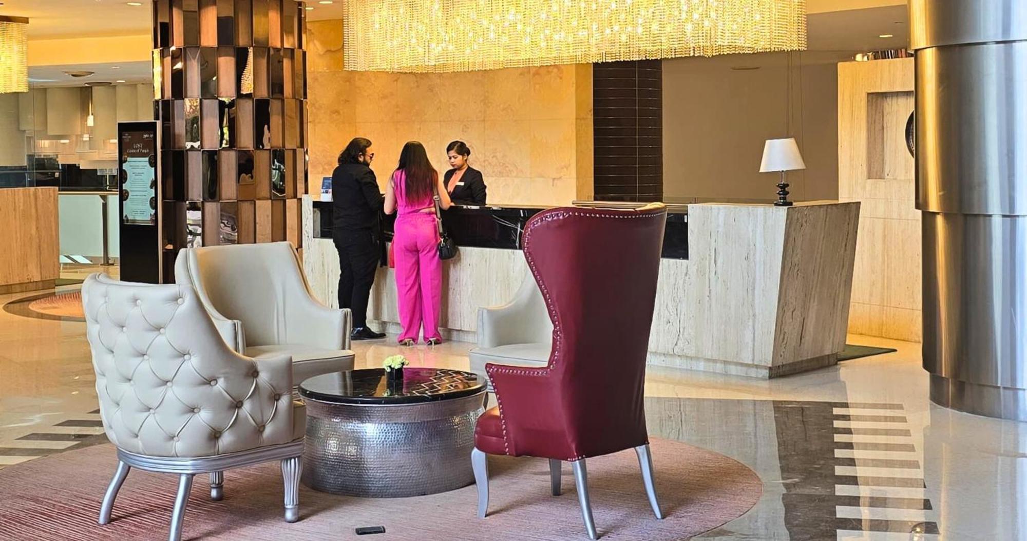 Hotel Crowne Plaza Greater Noida Zewnętrze zdjęcie